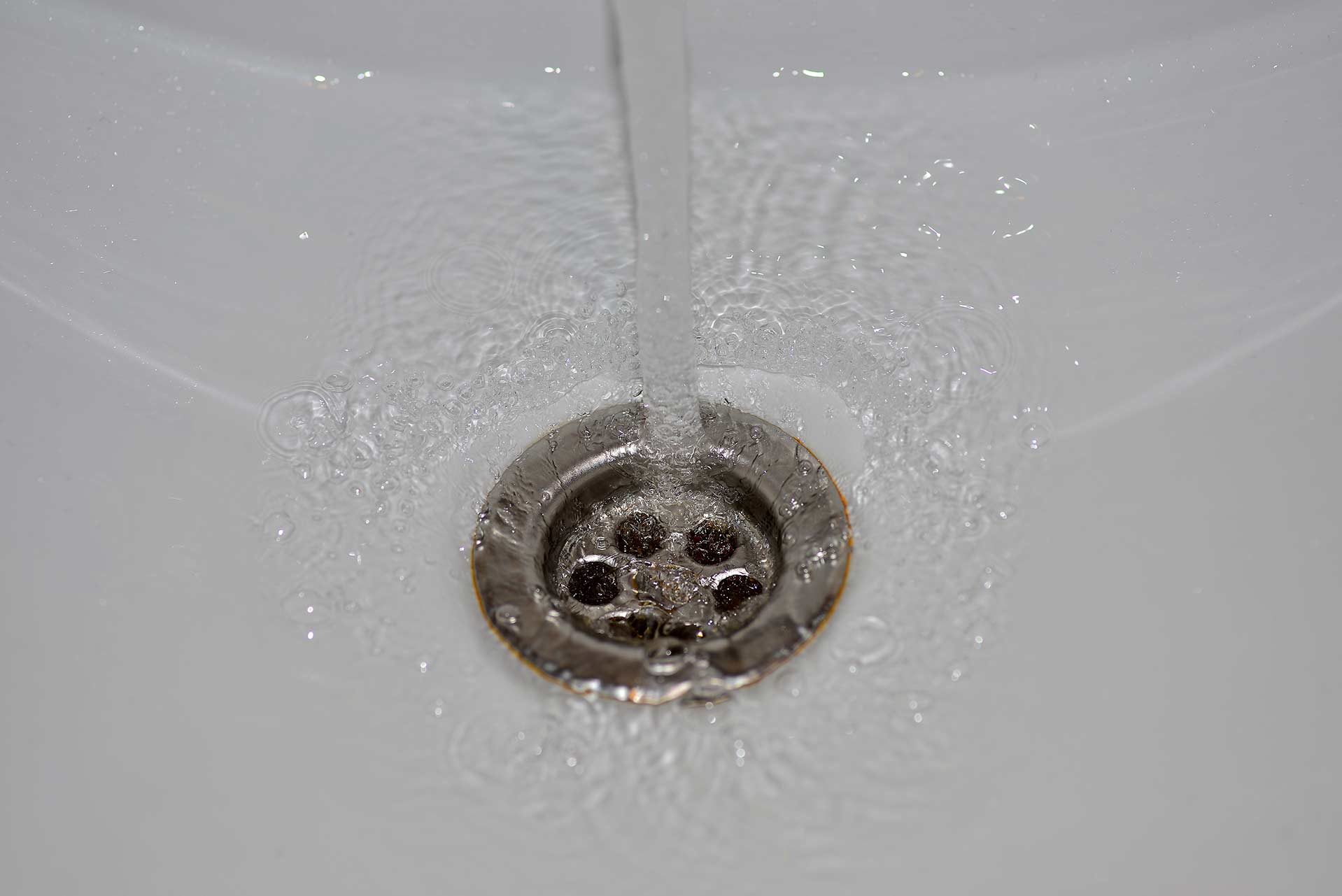 A2B Drains provides services to unblock blocked sinks and drains for properties in Northampton.